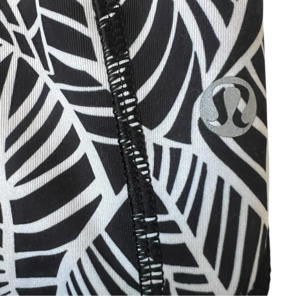 lululemon athletica Run A Marathon Palm Print Crop Leggings EUC 6